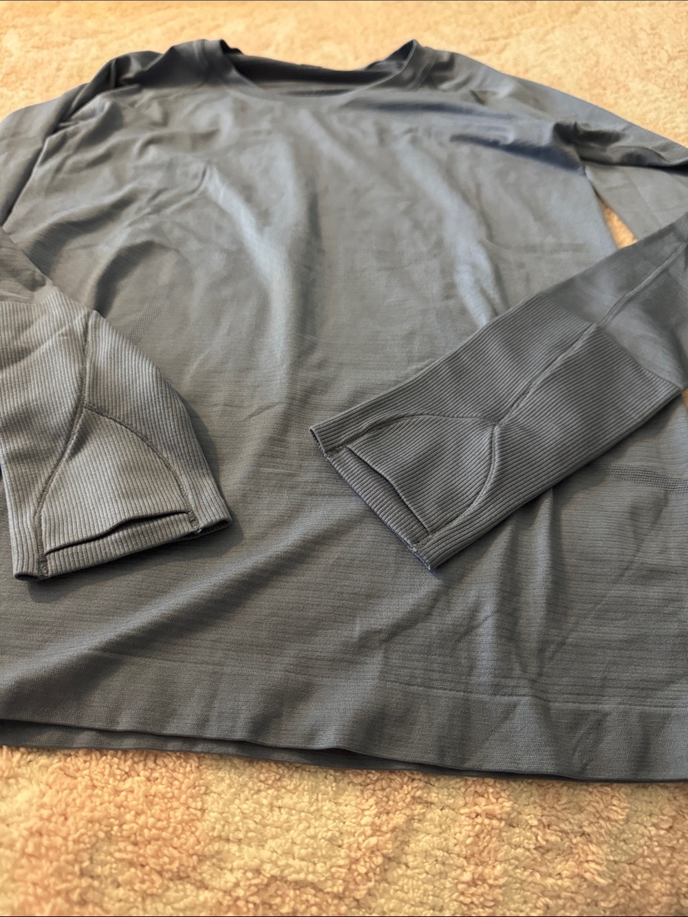Lulu lemon 🍋 swiftly Long-Sleeve Thermal Crew in Slate blue and thumbholes